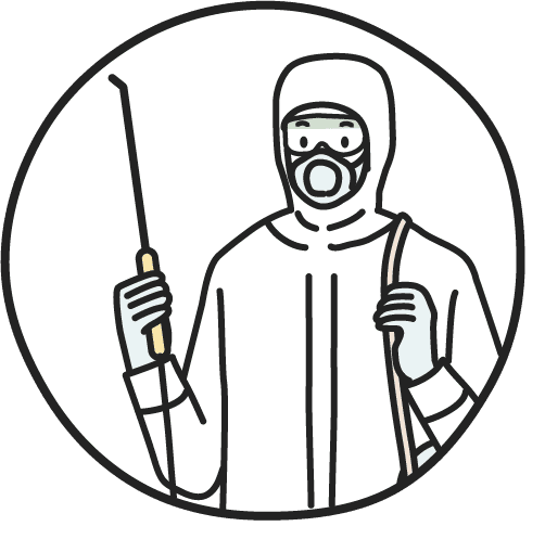 防護服を着た作業員が清掃をする様子